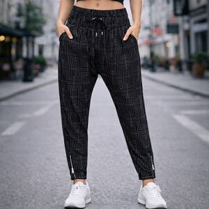 Lorna Jane Black Geometric Harem Jogger Pants | Zipper Ankle Athletic Pants